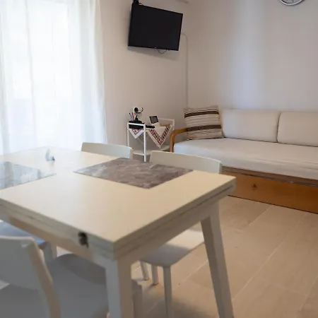 Apartment Pascal House Cozy & Comfortable With Parking, 400m Frm *