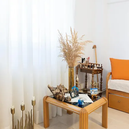 Pascal House Cozy & Comfortable With Parking, 400m Frm Apartment