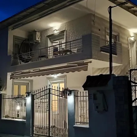 Apartment Pascal House Cozy & Comfortable With Parking, 400m Frm *