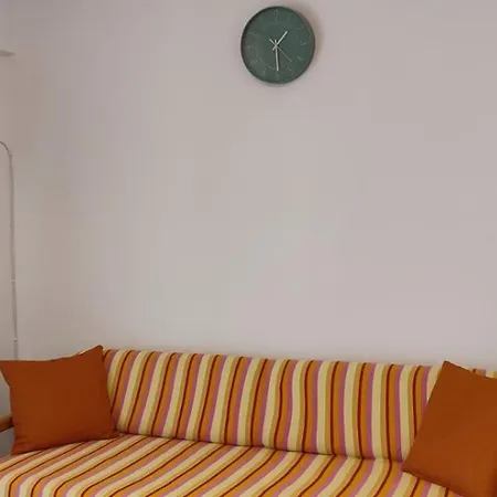 Pascal House Cozy & Comfortable With Parking, 400m Frm Mesokhórion